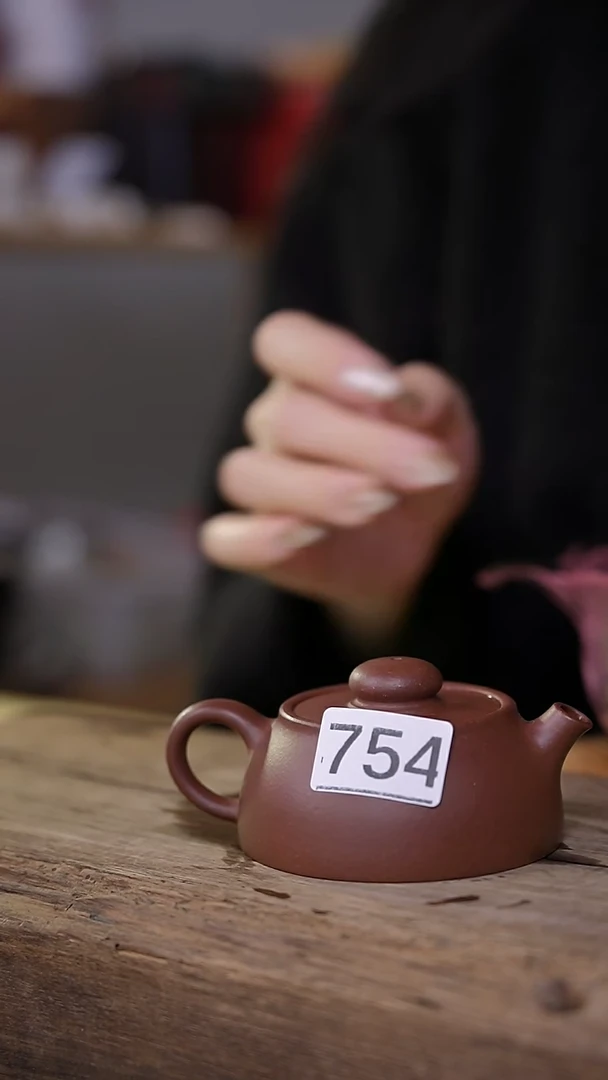 【闪购商品】瓷片福利！设计师款勇途小茶壶