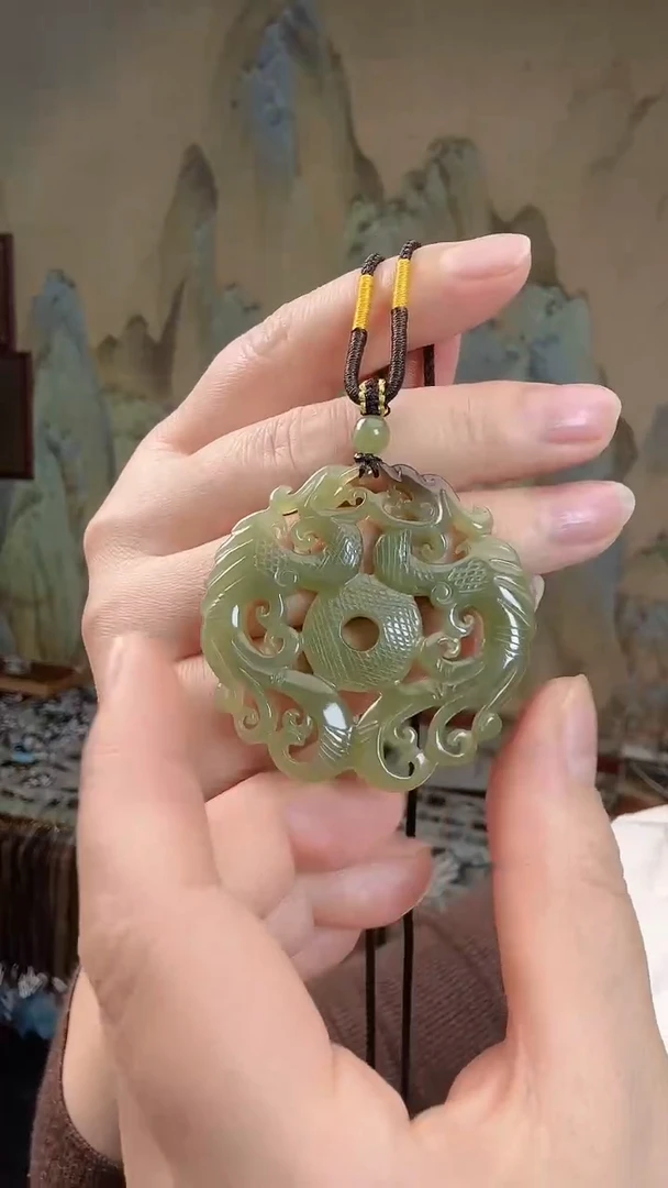 颈饰未镶嵌和田玉.