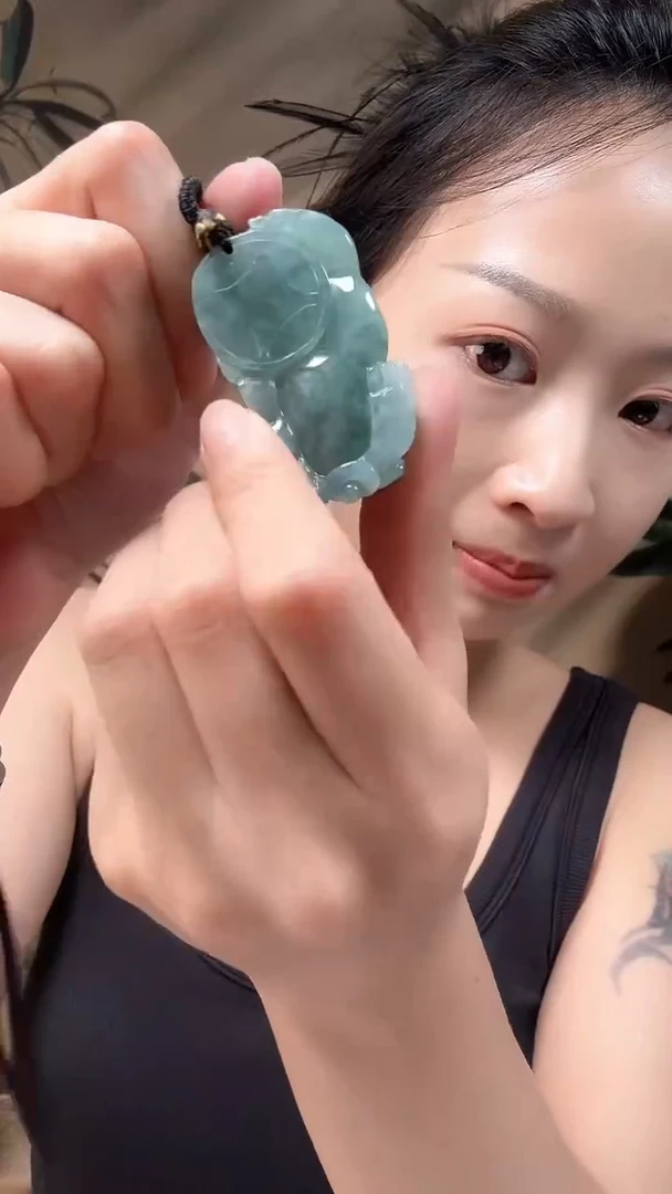 翡翠未镶嵌颈饰貔貅6