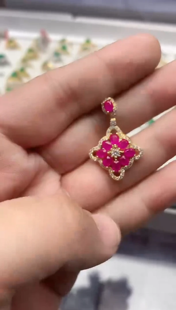 【闪购商品】红宝石颈饰银S925镶嵌........