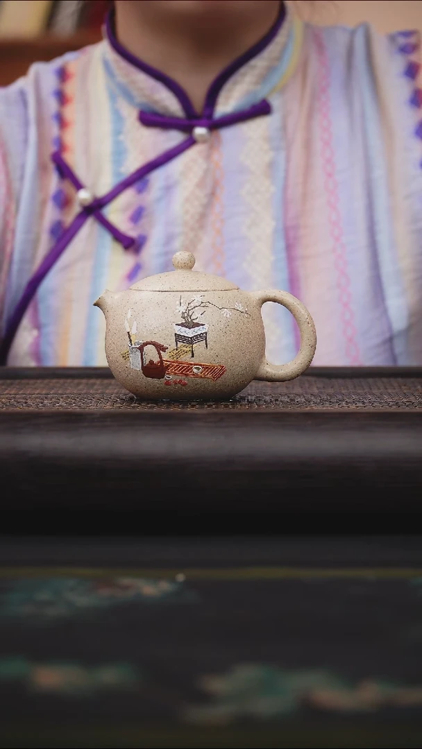 茶壶紫砂白麻子 西施 泥绘 清供