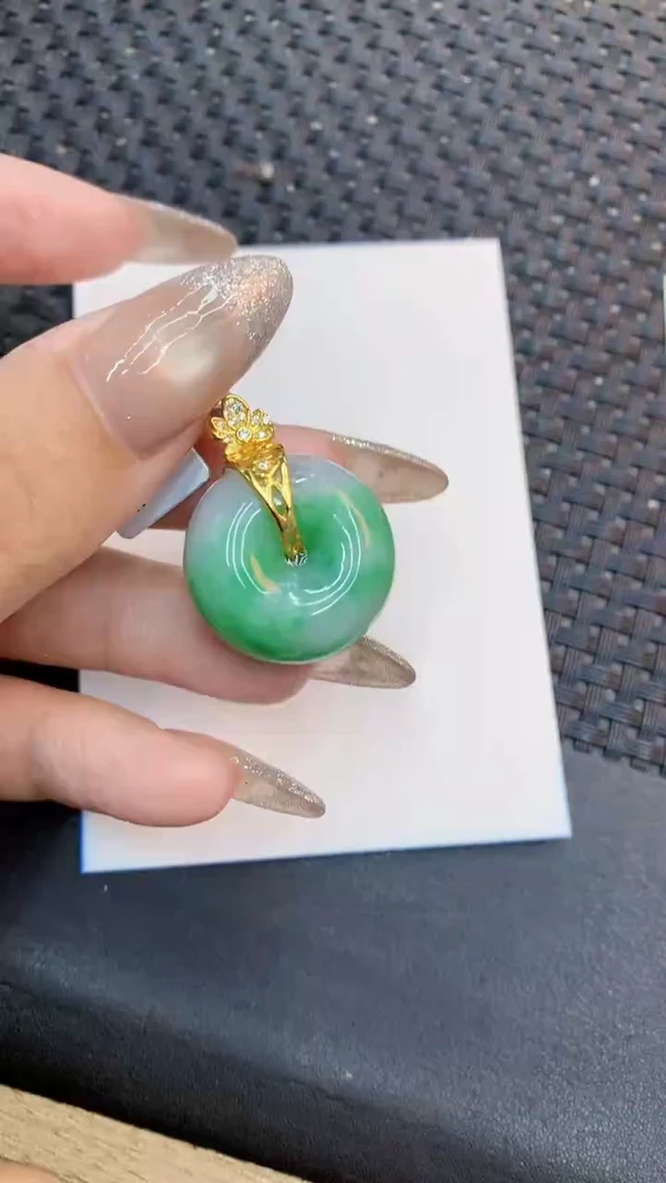 颈饰未镶嵌翡翠1