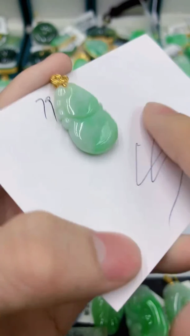 翡翠未镶嵌颈饰1111111111