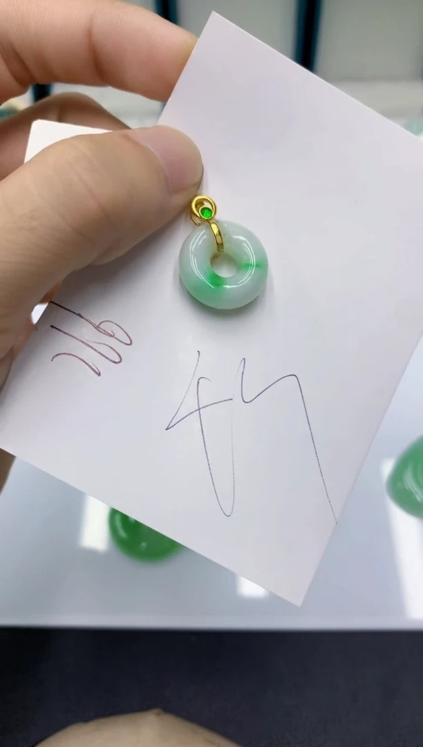 颈饰未镶嵌翡翠翡翠