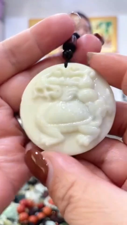 未镶嵌岫玉挂件