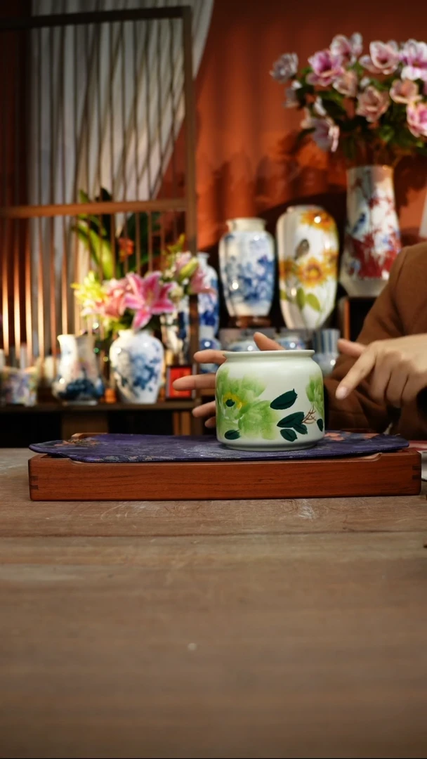 当代景德镇设计师釉下手绘陶瓷花瓶