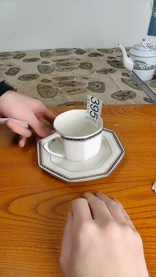 瓷片轻**扇小淼海外陶瓷工艺品