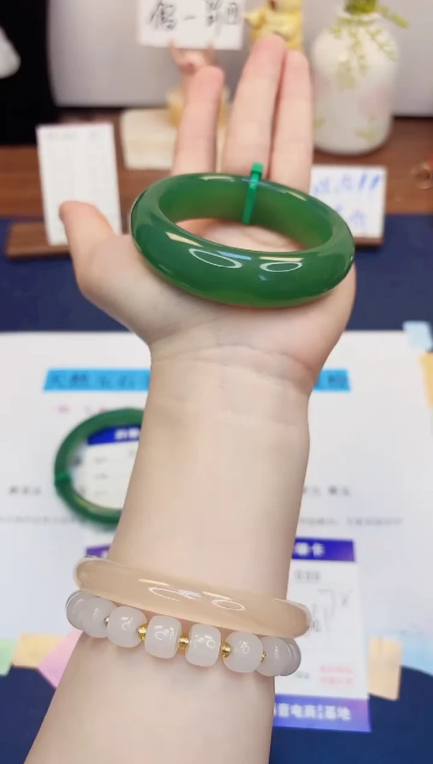 【闪购商品】石英质玉手镯未镶嵌30-东陵玉-圈口56