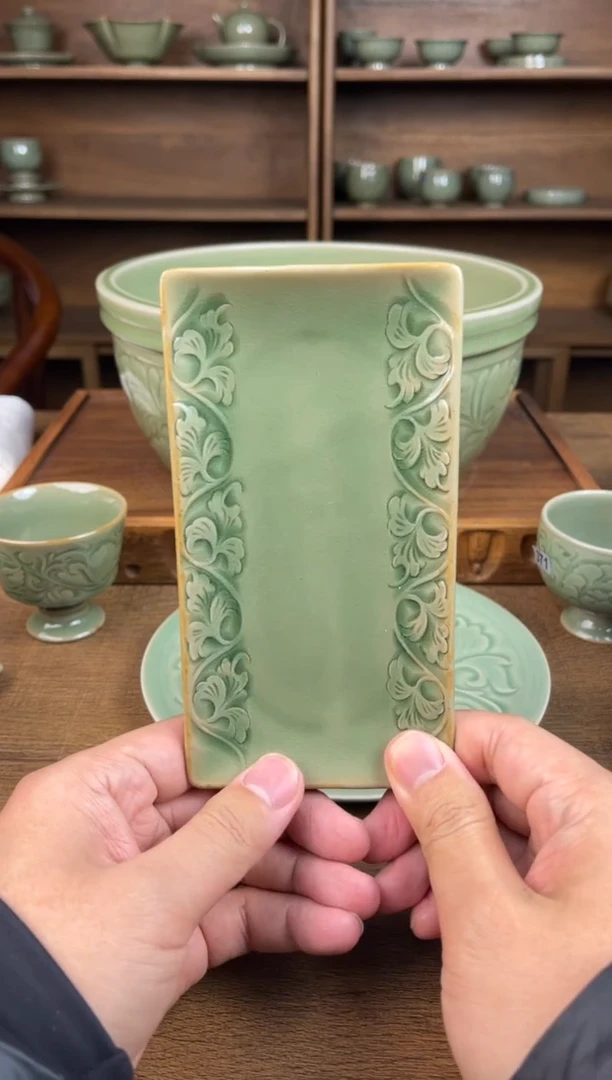 【闪购商品】手工刻花毛巾盘1只