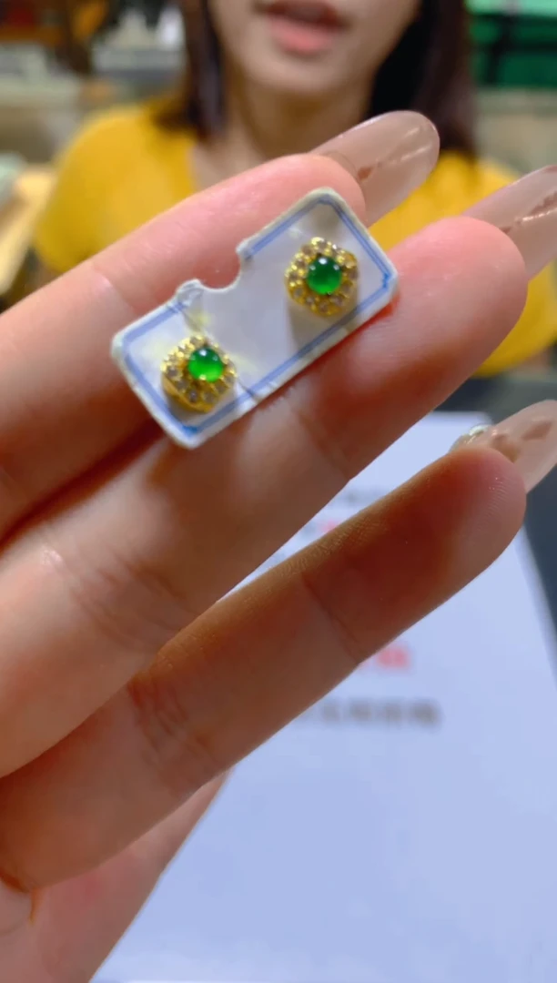 未镶嵌翡翠耳饰多样性发一