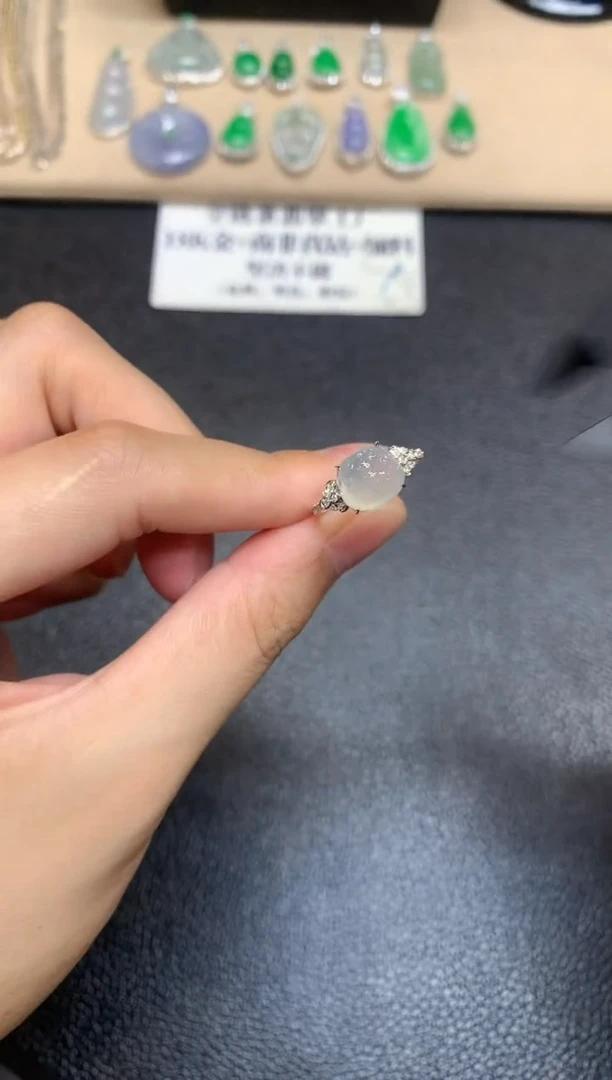 翡翠戒指18K金镶嵌貔貅【无服务费