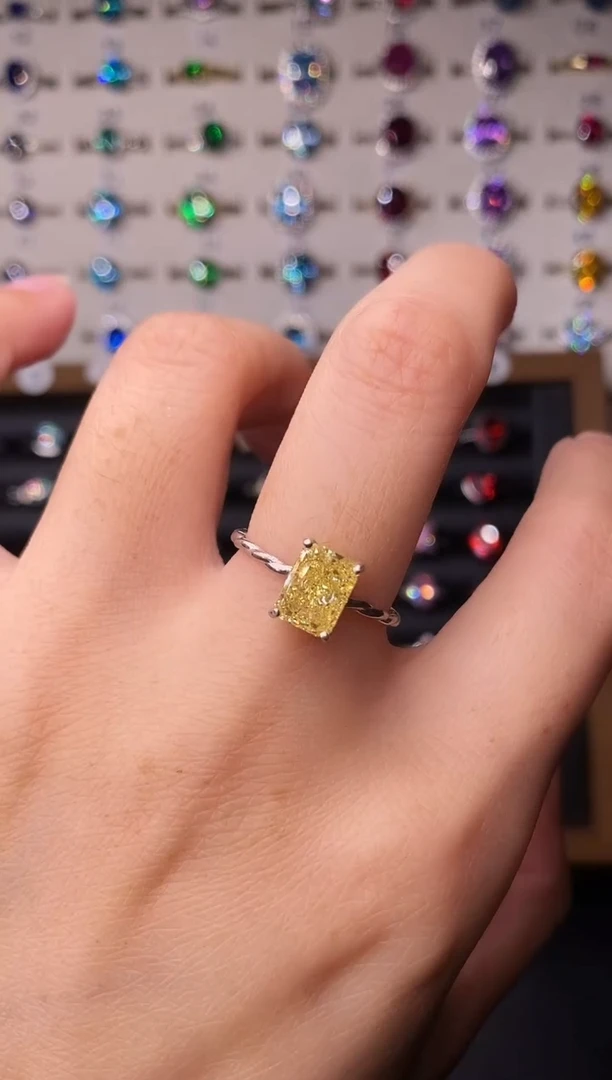 3克拉蓝宝石（处理）欧美风戒指