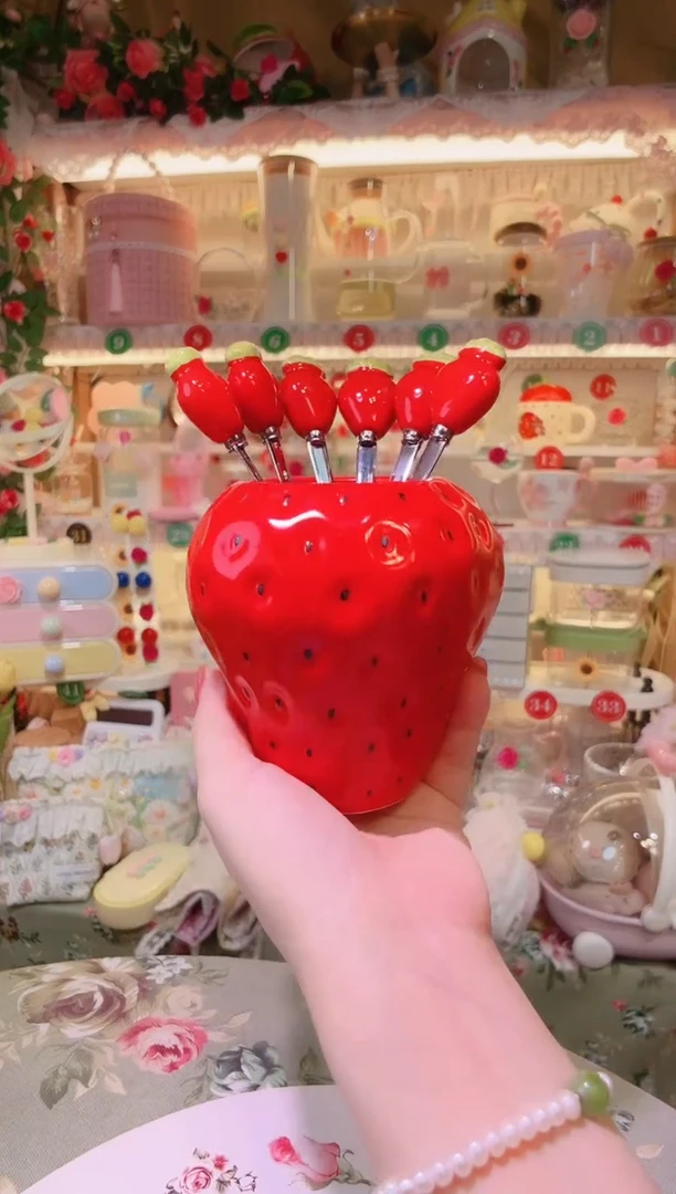 红色草莓水果叉——手工制作品质好！