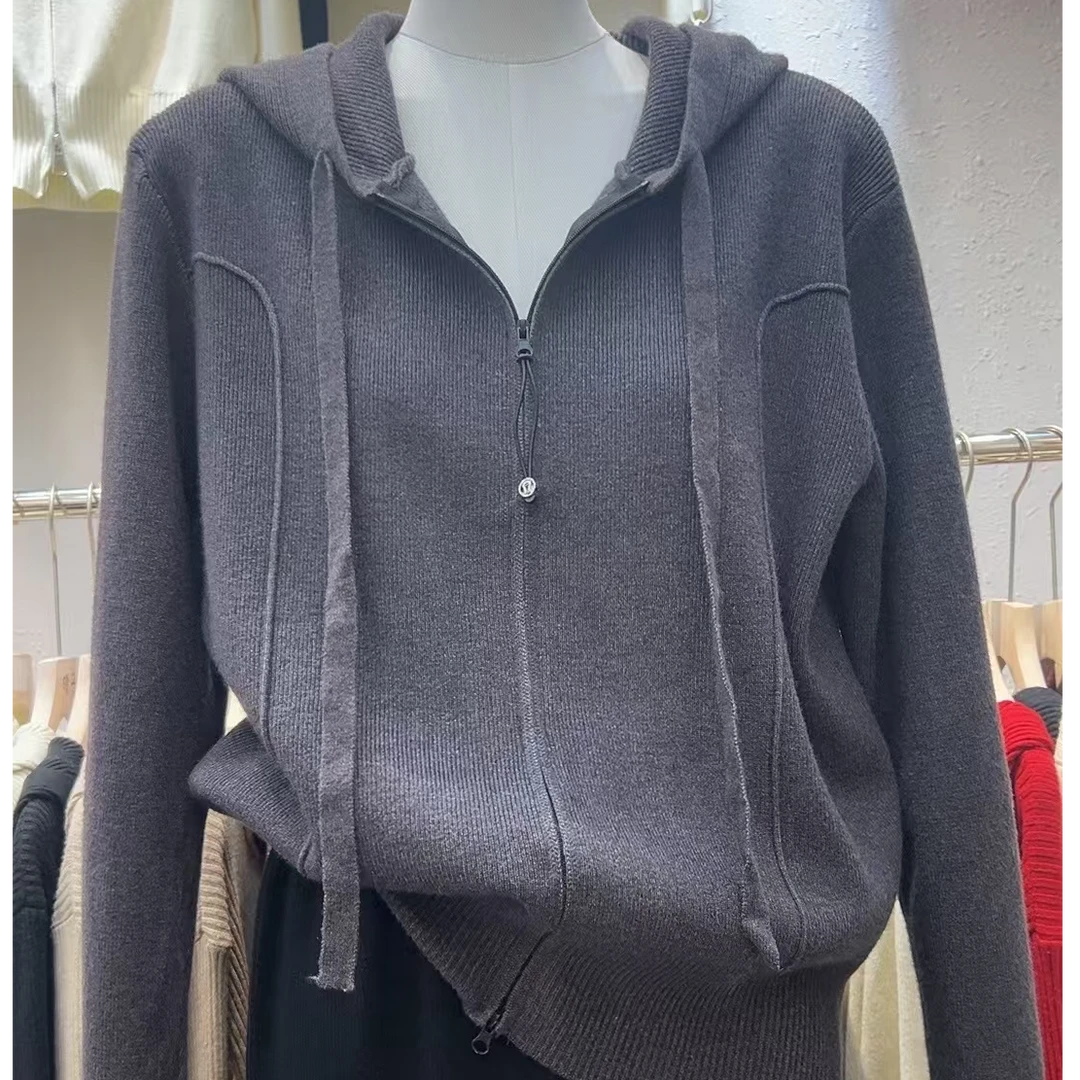 【靓衣园】时尚连帽纯色双拉链开衫毛衣（K45）