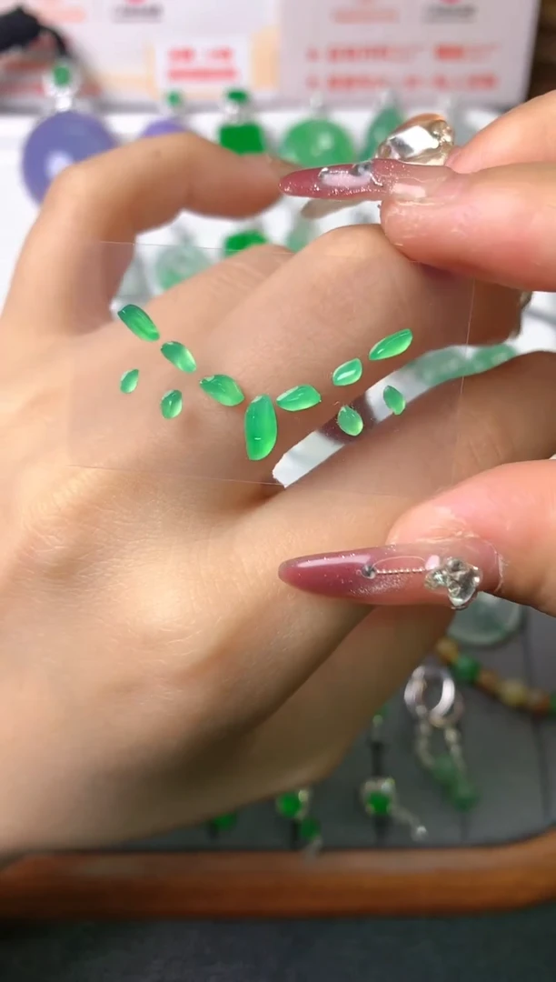 【闪购商品】定制翡翠未镶嵌裸石（镶嵌定制）