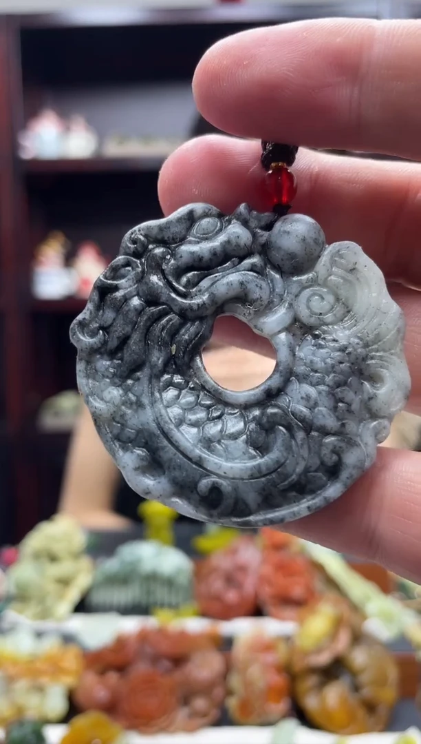 岫玉未镶嵌吊坠·