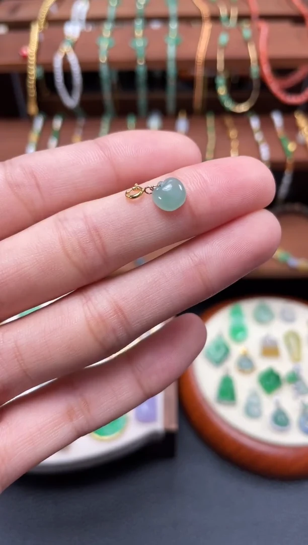 【闪购商品】翡翠吊坠(不含链)18K金镶嵌一个  JK709