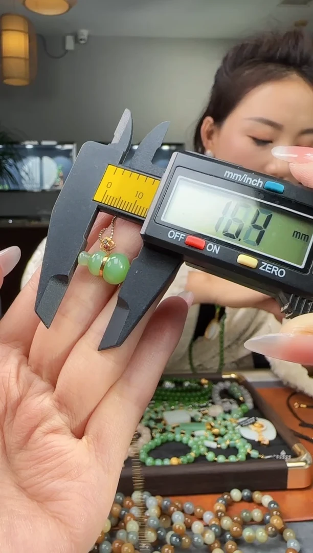 吊坠(不含链)18K金镶嵌和田玉1
