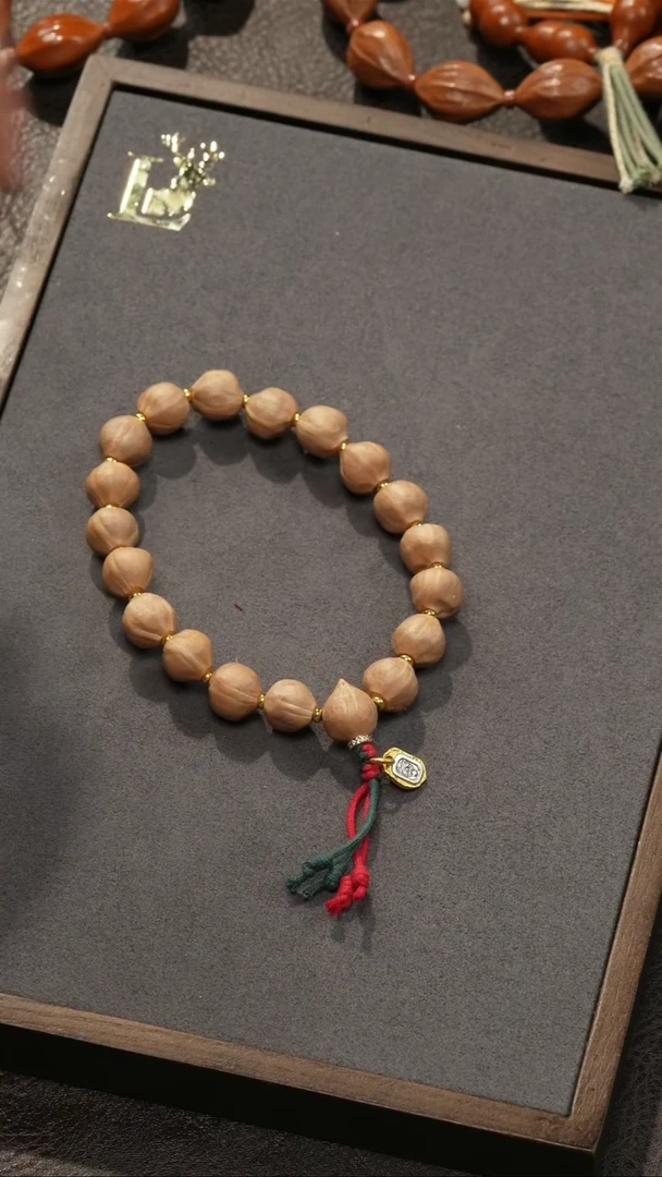 手串/手链橄榄核13蜜桃臀