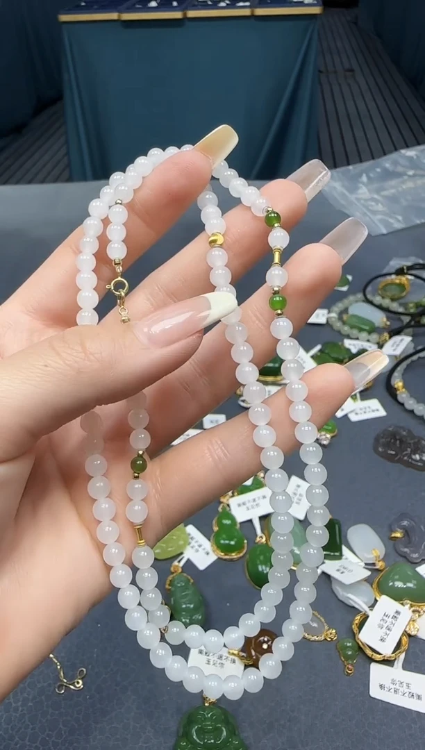 【闪购商品】和田玉挂件18K金镶嵌1