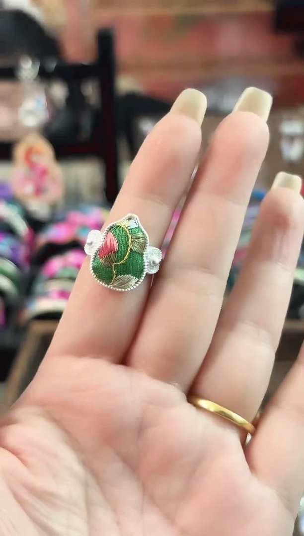 织绣艺枝独绣手工饰品59