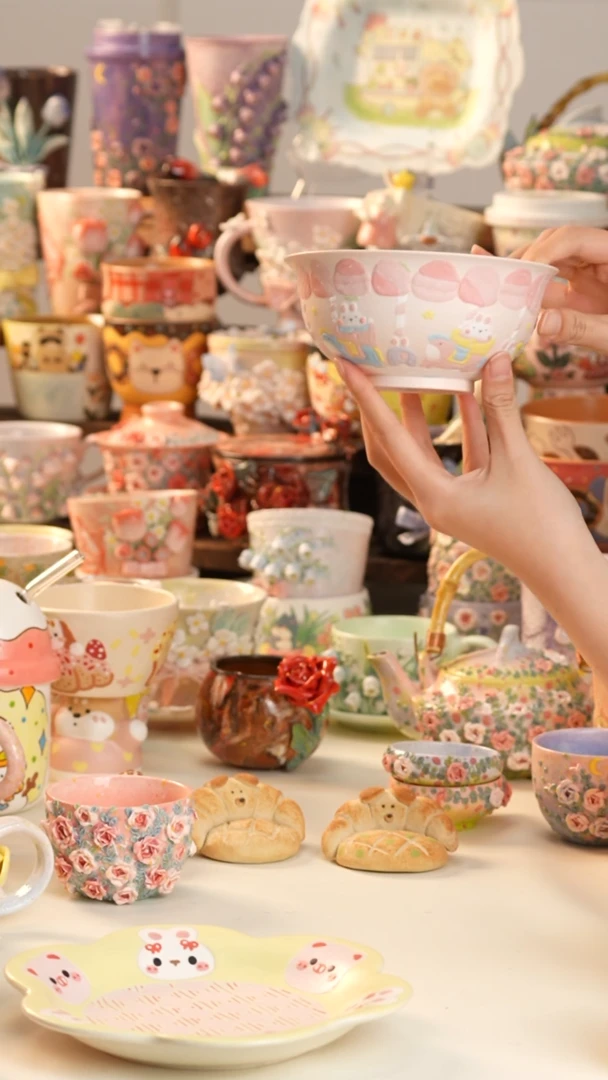 摆件陶景德镇釉下彩手绘设计师款陶瓷