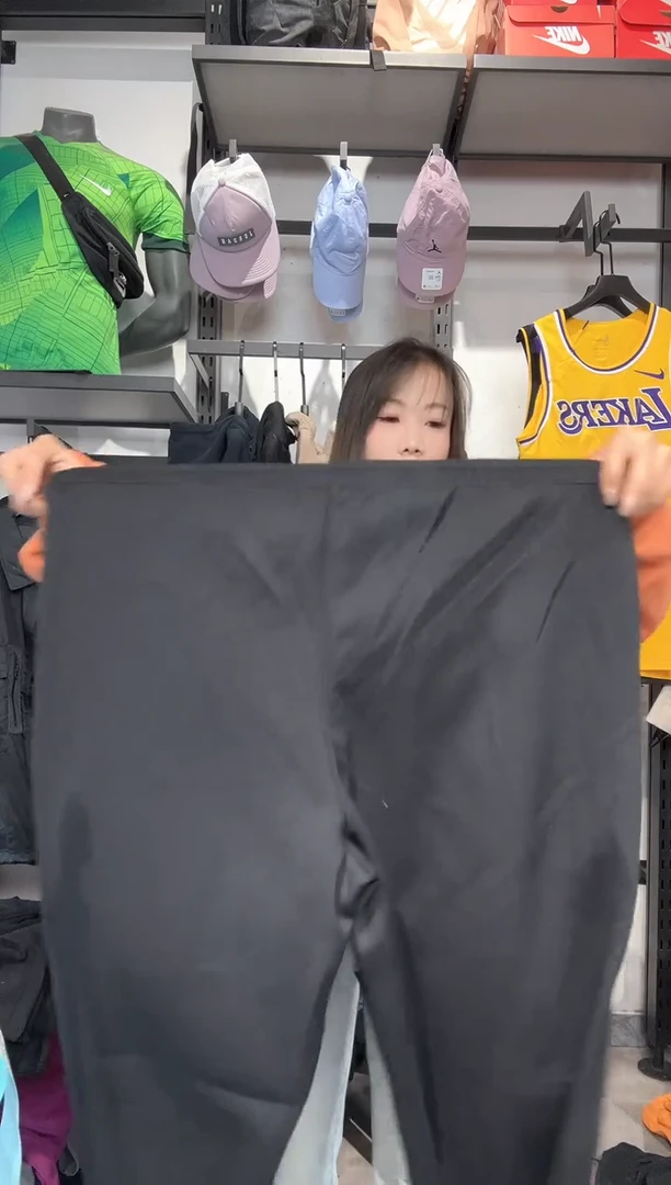 1332    编码 瑕疵款直播间过款为准 尺码