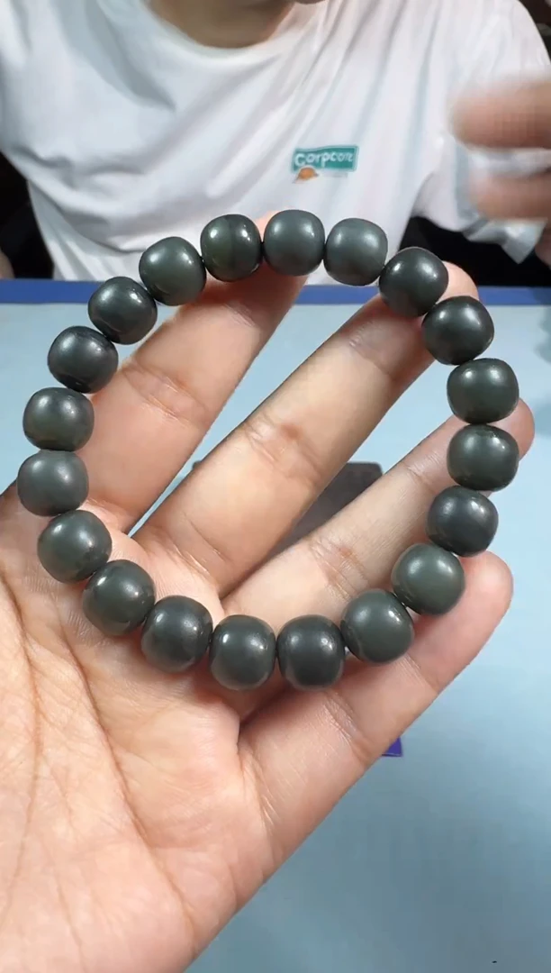 和田玉未镶嵌颈饰1