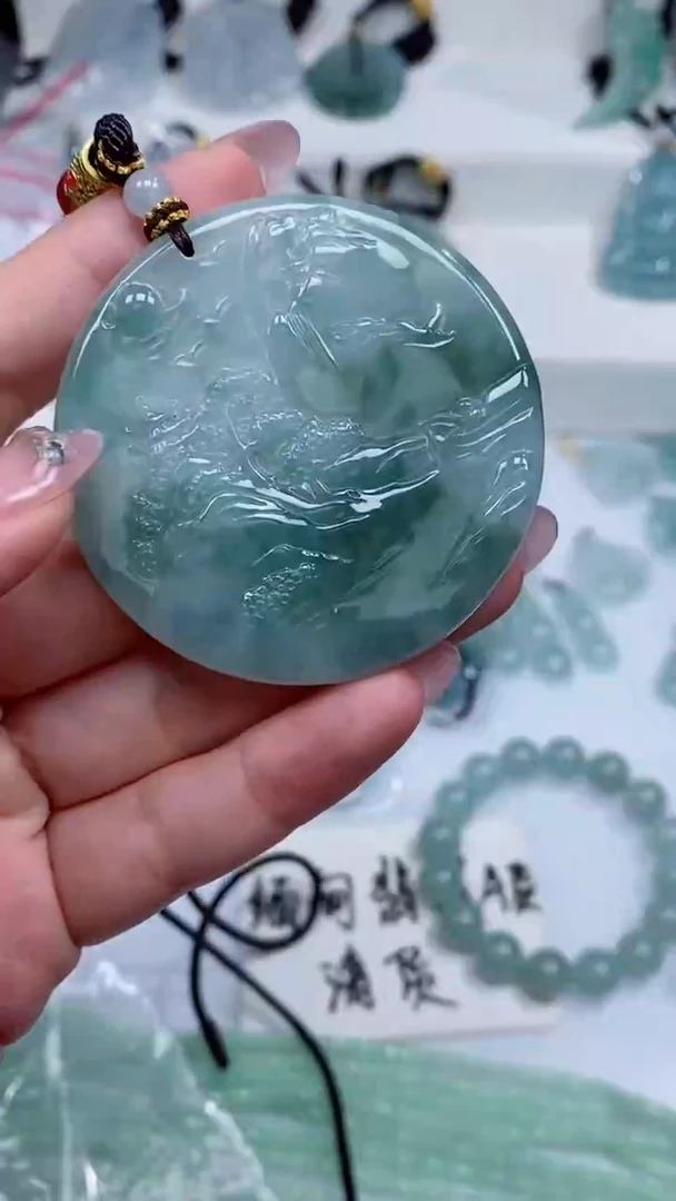 颈饰未镶嵌翡翠吊坠