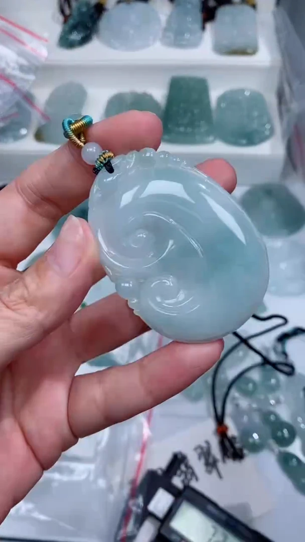 颈饰未镶嵌翡翠吊坠