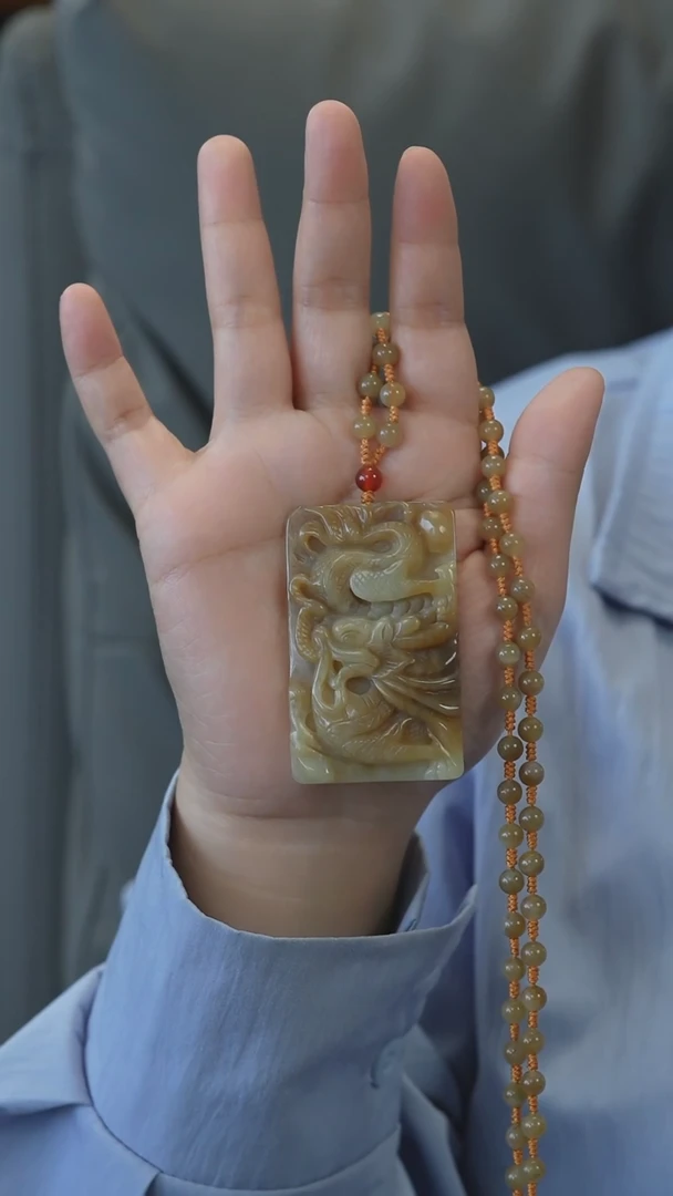 和田玉未镶嵌颈饰龙牌