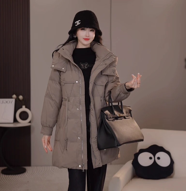 J-867秋冬高级感2024新款宽松保暖时尚连帽防风防寒连帽羽绒服