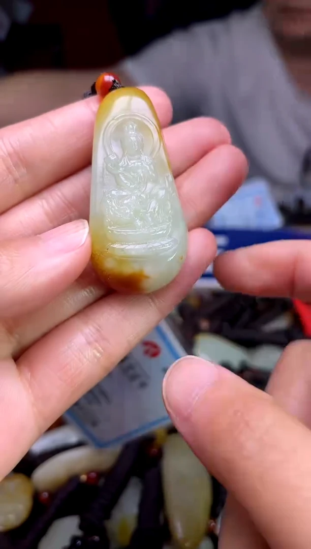 和田玉未镶嵌颈饰1