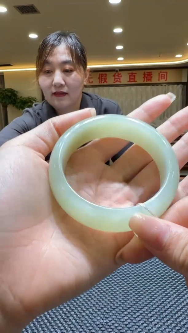 颈饰未镶嵌和田玉手镯58