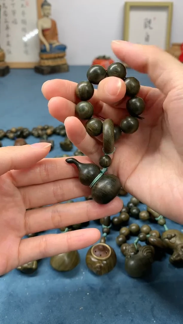 【闪购商品】维腊木（绿檀）把件葫芦 盘玩件