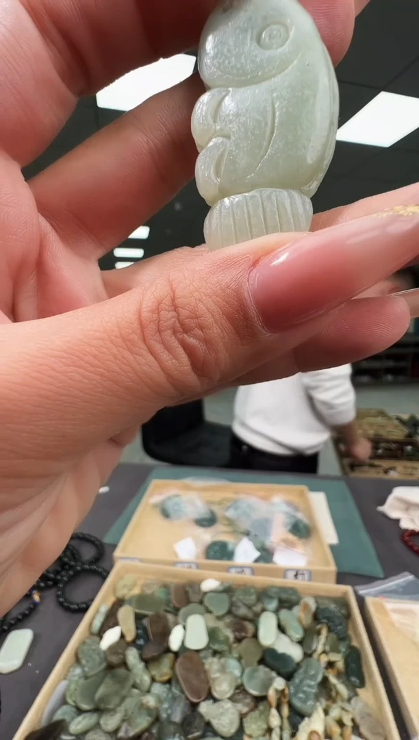 未镶嵌和田玉挂件B27