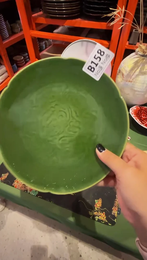 瓷片家***肩b158绿色荷口雕刻碟