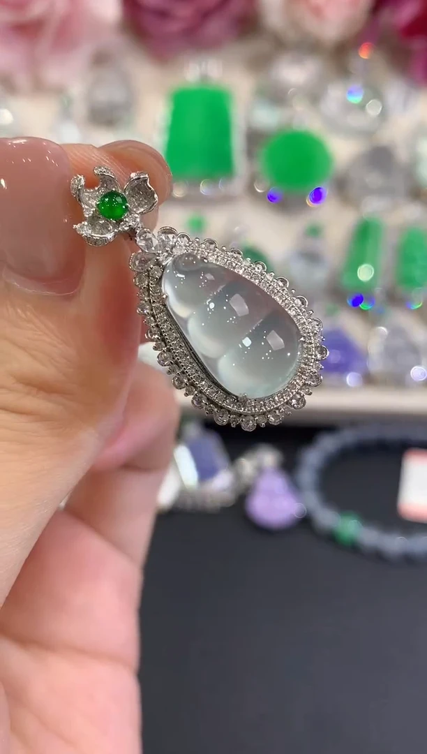 吊坠(不含链)18K金镶嵌翡翠q116