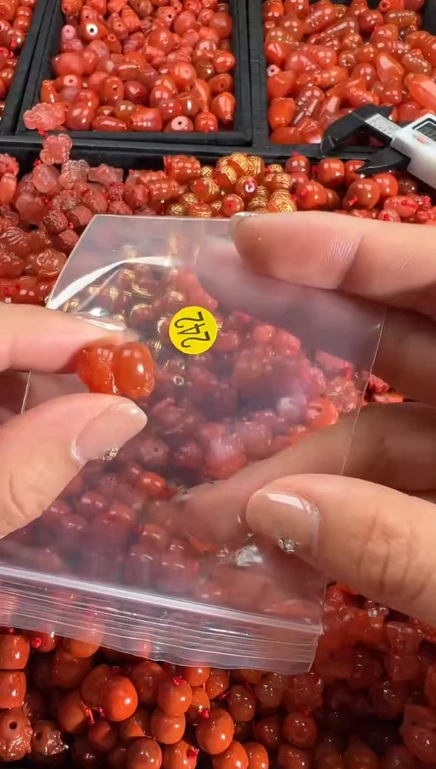 【闪购商品】南红玛瑙颈饰未镶嵌1