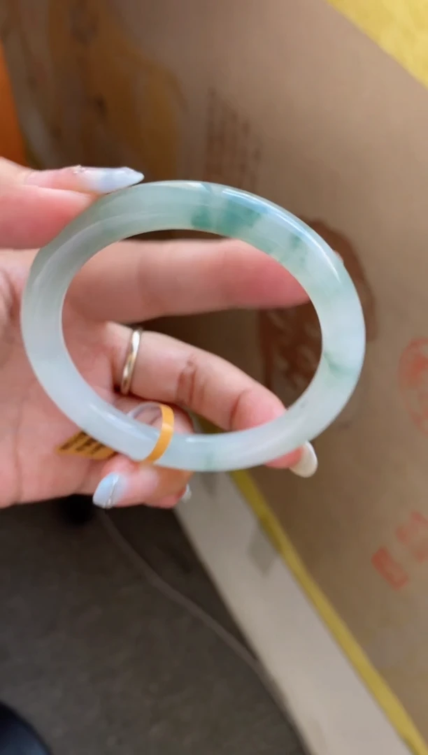 未镶嵌手镯翡翠（冰透胶绿底飘花）圆条25号