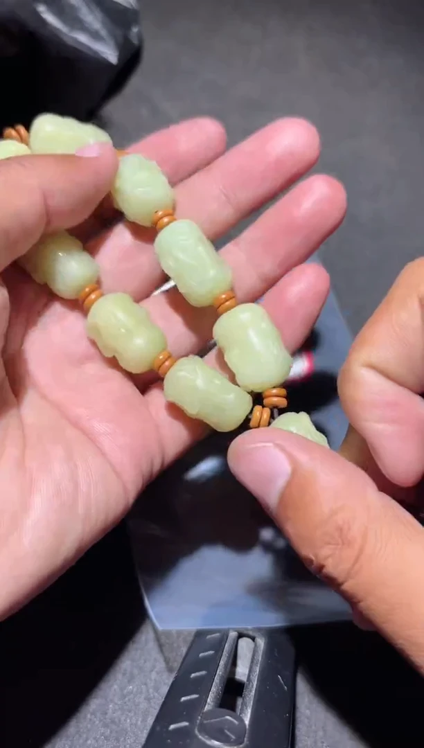 未镶嵌和田玉挂件和田玉