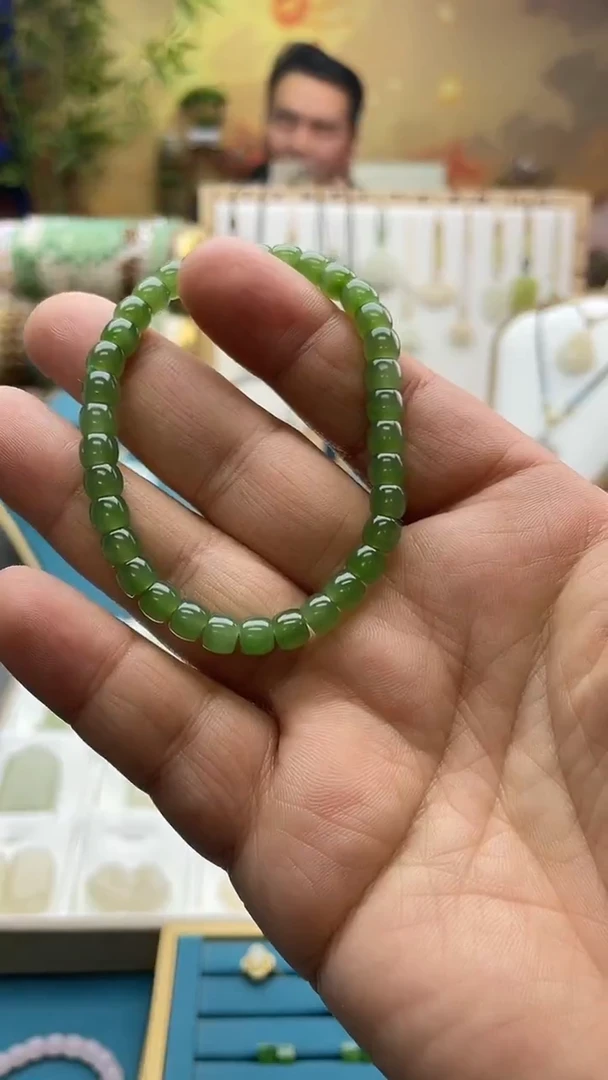 未镶嵌手串和田玉（碧玉）约卡5mm*6mm直切