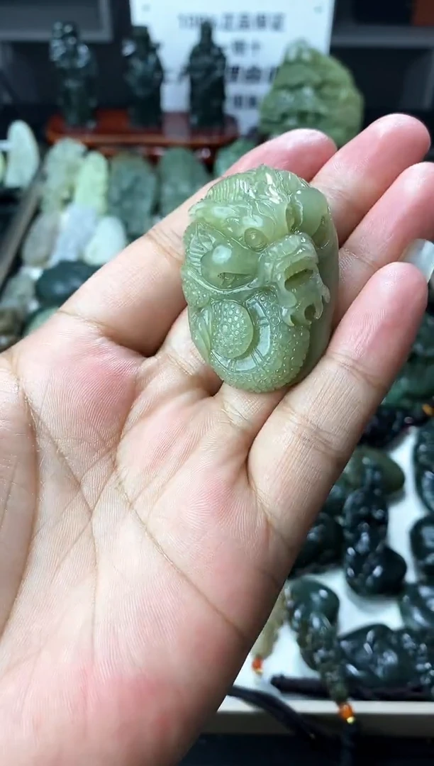 颈饰未镶嵌和田玉1