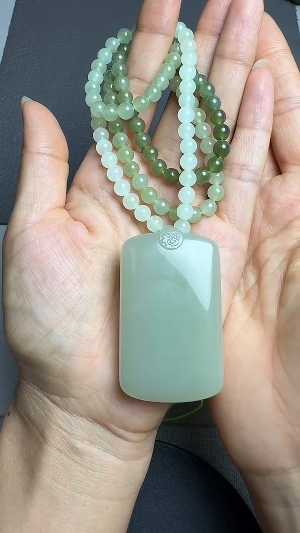 和田玉未镶嵌颈饰1