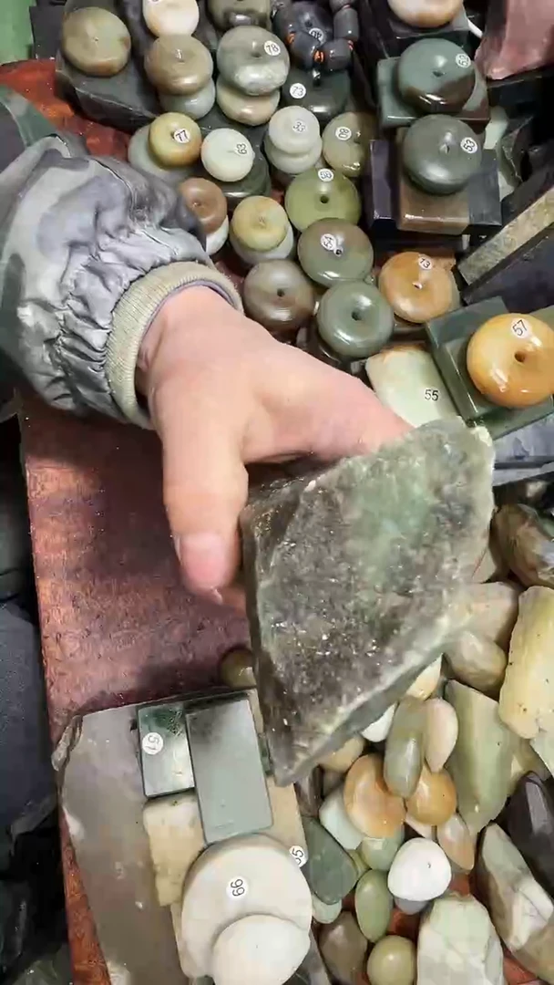 未镶嵌和田玉珠宝半成品1