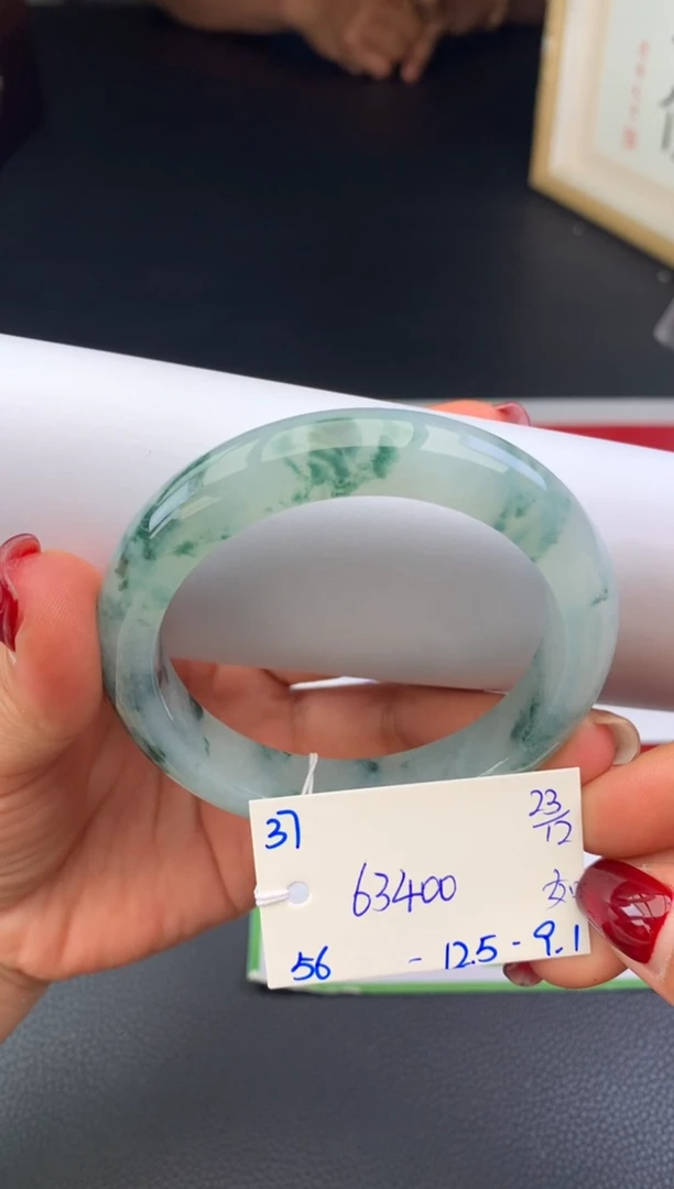 未镶嵌手镯翡翠假一赔三   手镯