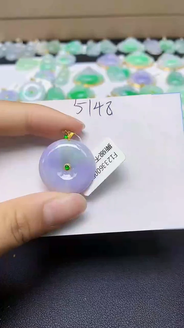 翡翠18K金镶嵌颈饰天然缅甸翡翠A货