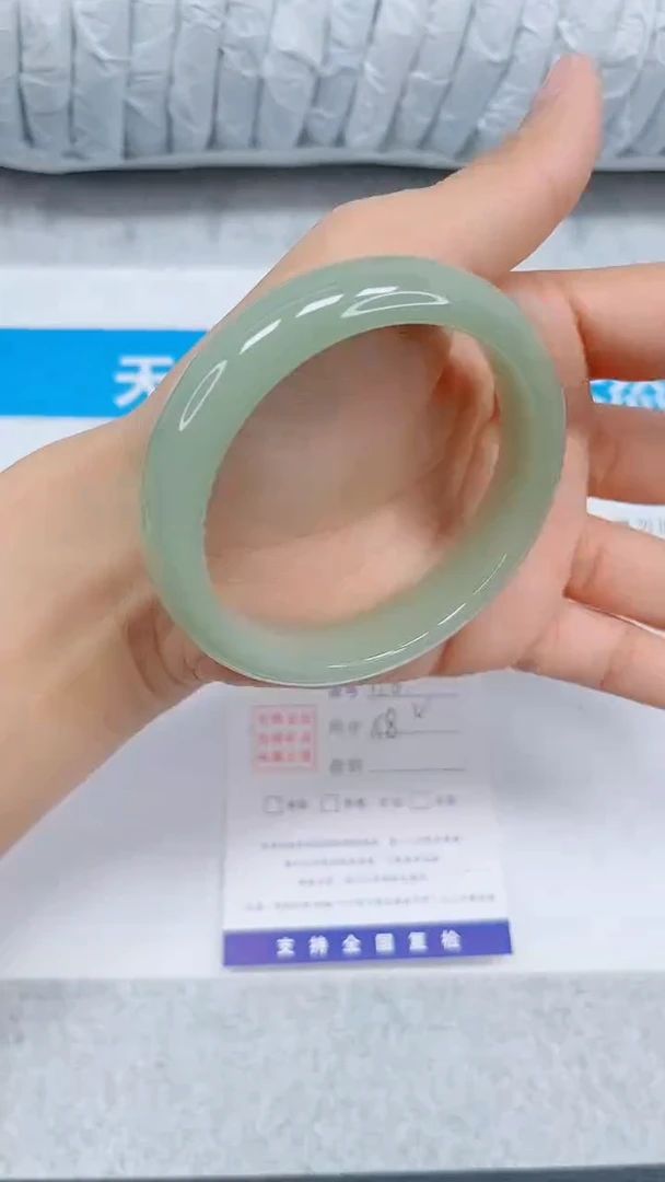 未镶嵌手镯石英质玉156-58