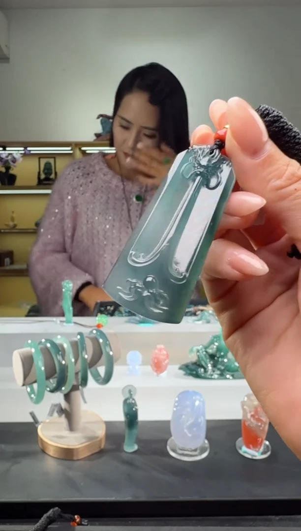 吊坠(不含链)未镶嵌翡翠龙牌（多样性发其一）