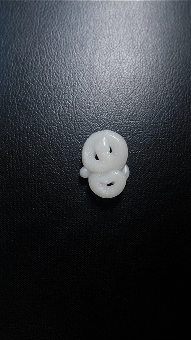 和田玉未镶嵌颈饰蛇